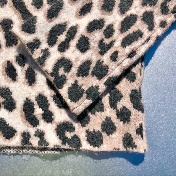H&M Animal Print Sweatshirt/Sweater Lightweight Size XS (Extra Small) - Picture 13 of 13